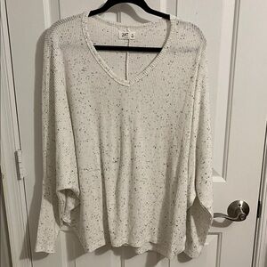 White Speckled V-Neck Sweater Maurice’s XL 24/7